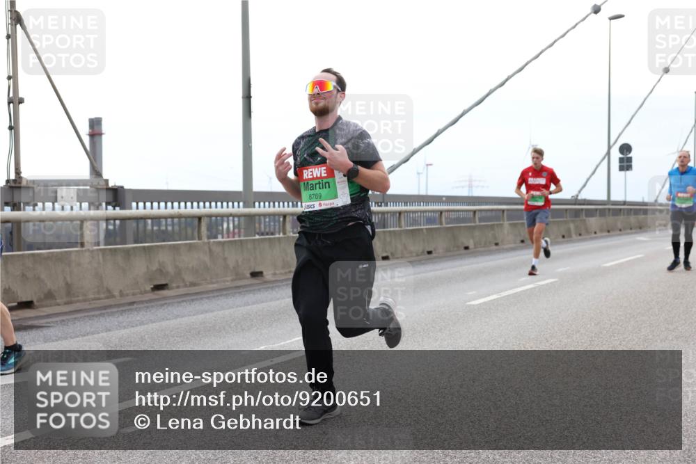 03.10.2025 - Köhlbrandbrückenlauf Lena Gebhardt http://msf.ph/oto/9200651 03.10.2025 15:40:55 Position 2 8769 meine-sportfotos.de