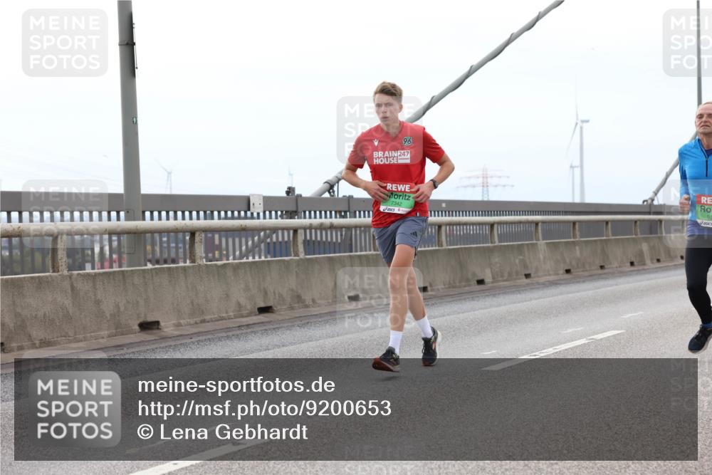 03.10.2025 - Köhlbrandbrückenlauf Lena Gebhardt http://msf.ph/oto/9200653 03.10.2025 15:40:57 Position 2 96, 247, 7342, 95 meine-sportfotos.de