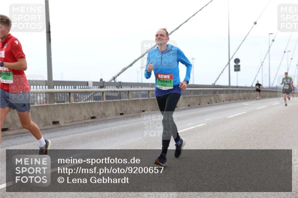 03.10.2025 - Köhlbrandbrückenlauf Lena Gebhardt http://msf.ph/oto/9200657 03.10.2025 15:40:58 Position 2 7342, 9562 meine-sportfotos.de