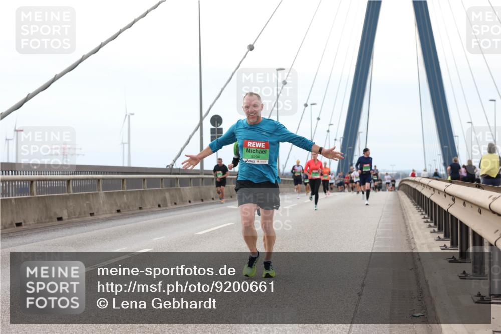 03.10.2025 - Köhlbrandbrückenlauf Lena Gebhardt http://msf.ph/oto/9200661 03.10.2025 15:41:01 Position 2 9294 meine-sportfotos.de