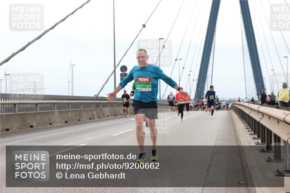 03.10.2025 - Köhlbrandbrückenlauf Lena Gebhardt http://msf.ph/oto/9200662 03.10.2025 15:41:01 Position 2 9294 meine-sportfotos.de