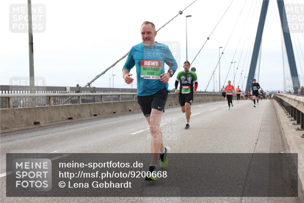 03.10.2025 - Köhlbrandbrückenlauf Lena Gebhardt http://msf.ph/oto/9200668 03.10.2025 15:41:02 Position 2 9294 meine-sportfotos.de