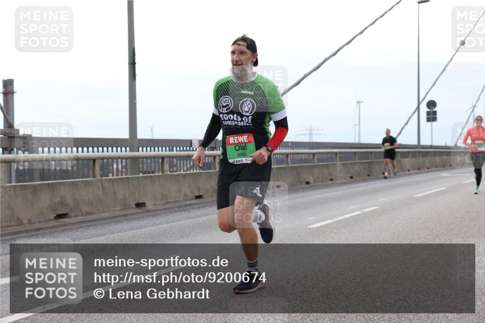 03.10.2025 - Köhlbrandbrückenlauf Lena Gebhardt http://msf.ph/oto/9200674 03.10.2025 15:41:03 Position 2 8988 meine-sportfotos.de