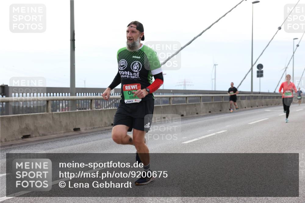 03.10.2025 - Köhlbrandbrückenlauf Lena Gebhardt http://msf.ph/oto/9200675 03.10.2025 15:41:04 Position 2 8988 meine-sportfotos.de