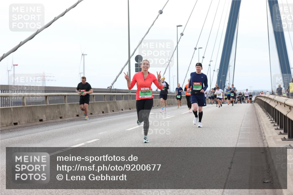 03.10.2025 - Köhlbrandbrückenlauf Lena Gebhardt http://msf.ph/oto/9200677 03.10.2025 15:41:05 Position 2 7386, 9103 meine-sportfotos.de