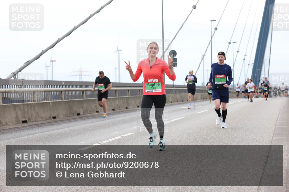 03.10.2025 - Köhlbrandbrückenlauf Lena Gebhardt http://msf.ph/oto/9200678 03.10.2025 15:41:06 Position 2 7386 meine-sportfotos.de
