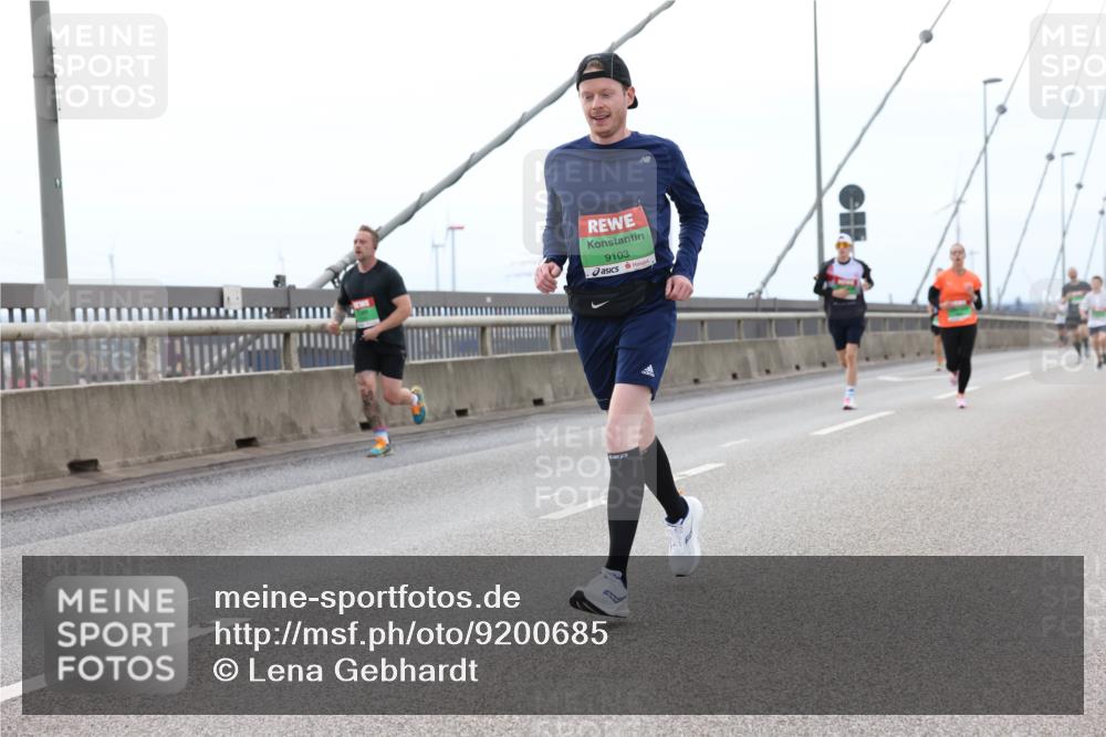 03.10.2025 - Köhlbrandbrückenlauf Lena Gebhardt http://msf.ph/oto/9200685 03.10.2025 15:41:08 Position 2 9103 meine-sportfotos.de