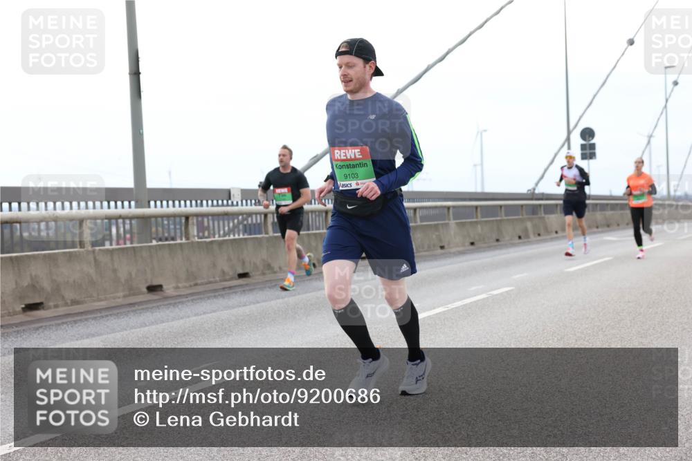 03.10.2025 - Köhlbrandbrückenlauf Lena Gebhardt http://msf.ph/oto/9200686 03.10.2025 15:41:08 Position 2 9103 meine-sportfotos.de
