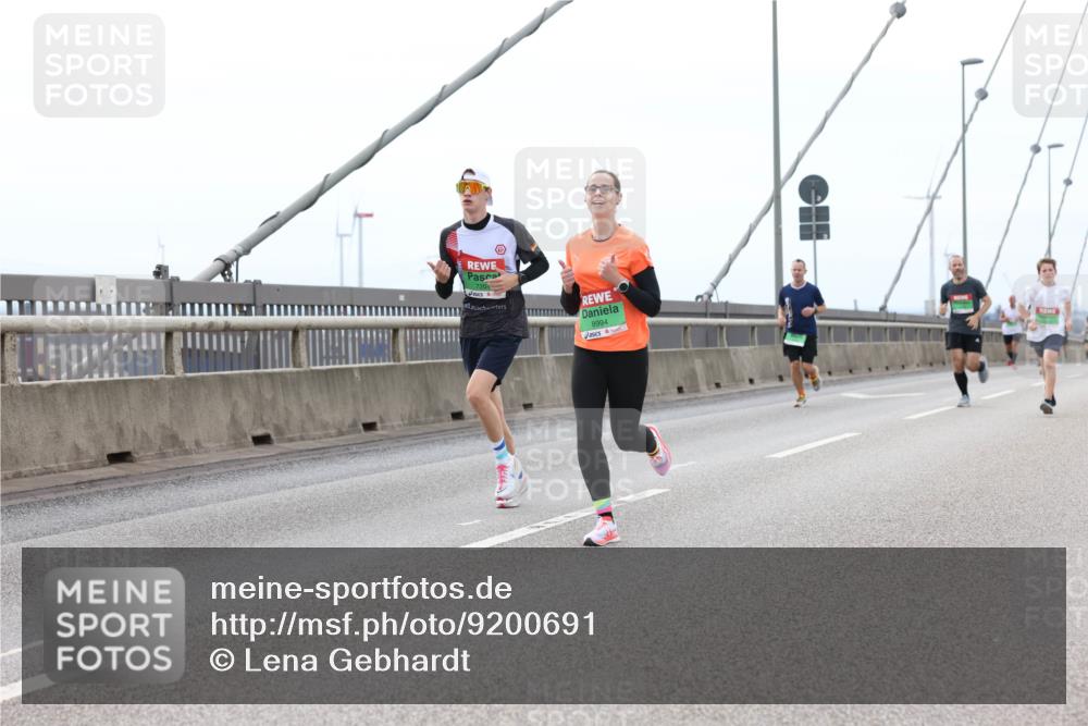 03.10.2025 - Köhlbrandbrückenlauf Lena Gebhardt http://msf.ph/oto/9200691 03.10.2025 15:41:11 Position 2 8994 meine-sportfotos.de