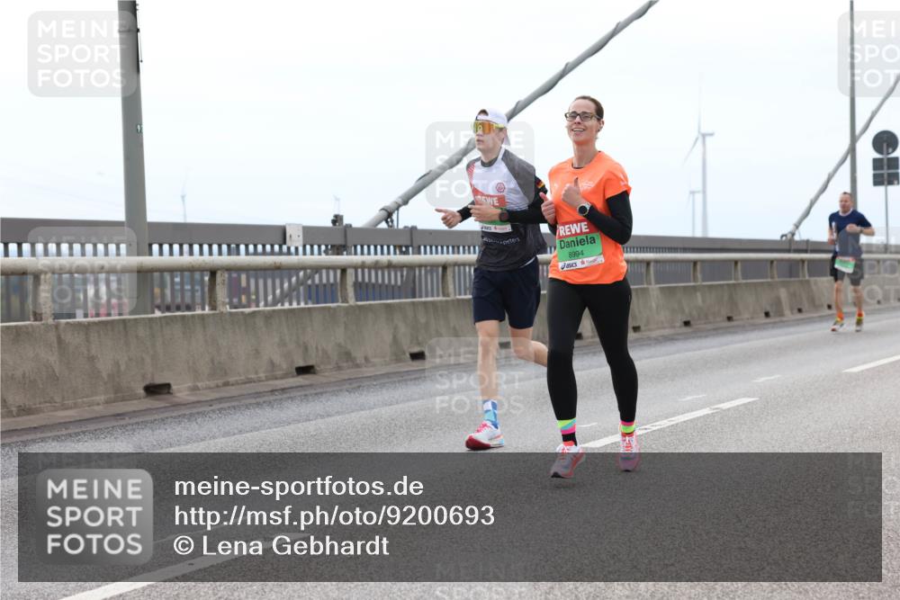 03.10.2025 - Köhlbrandbrückenlauf Lena Gebhardt http://msf.ph/oto/9200693 03.10.2025 15:41:11 Position 2 8994 meine-sportfotos.de