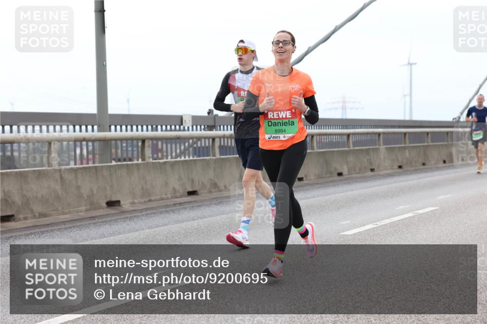 03.10.2025 - Köhlbrandbrückenlauf Lena Gebhardt http://msf.ph/oto/9200695 03.10.2025 15:41:12 Position 2 8994 meine-sportfotos.de