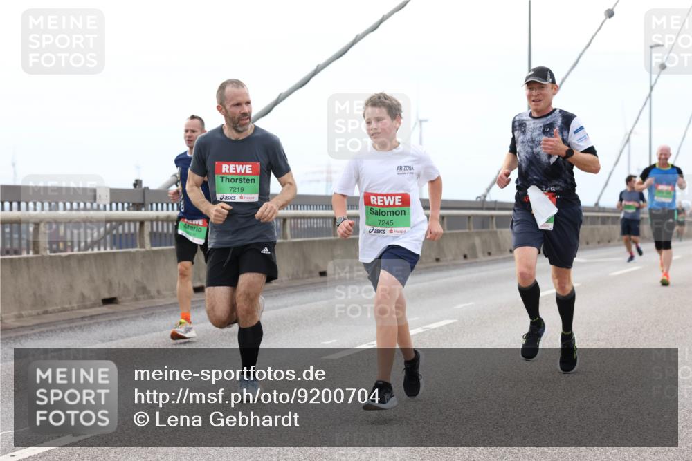 03.10.2025 - Köhlbrandbrückenlauf Lena Gebhardt http://msf.ph/oto/9200704 03.10.2025 15:41:16 Position 2 7219, 7245 meine-sportfotos.de