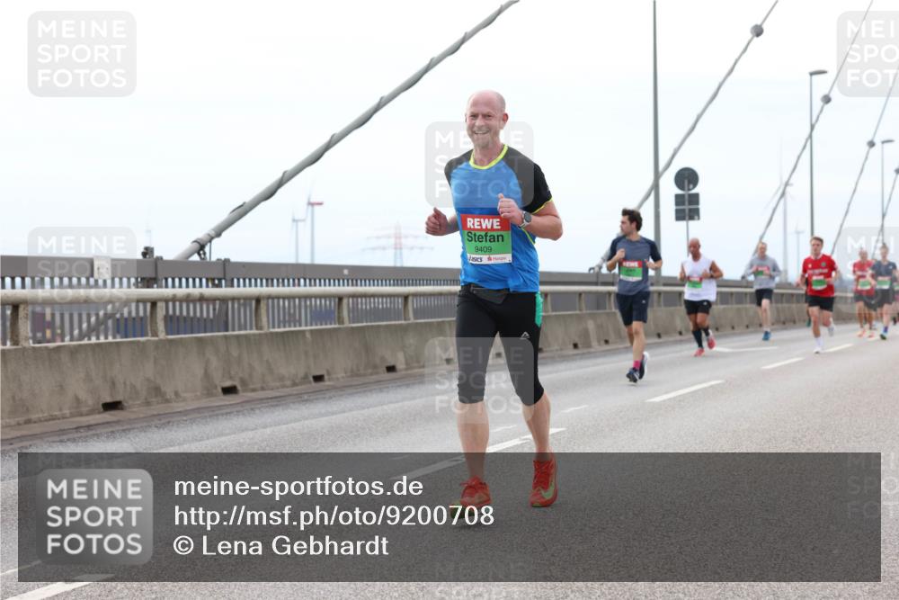 03.10.2025 - Köhlbrandbrückenlauf Lena Gebhardt http://msf.ph/oto/9200708 03.10.2025 15:41:19 Position 2 9409 meine-sportfotos.de