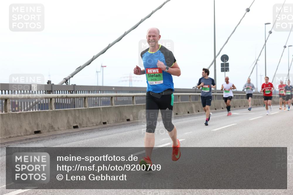 03.10.2025 - Köhlbrandbrückenlauf Lena Gebhardt http://msf.ph/oto/9200709 03.10.2025 15:41:19 Position 2 9409 meine-sportfotos.de