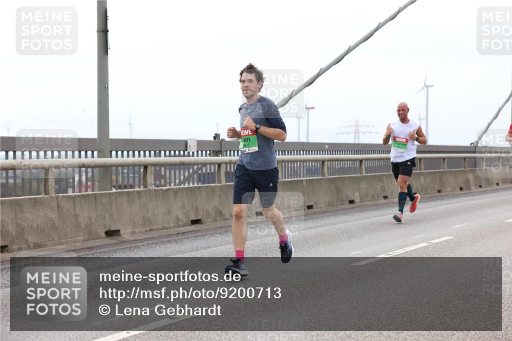 03.10.2025 - Köhlbrandbrückenlauf Lena Gebhardt http://msf.ph/oto/9200713 03.10.2025 15:41:22 Position 2 923 meine-sportfotos.de