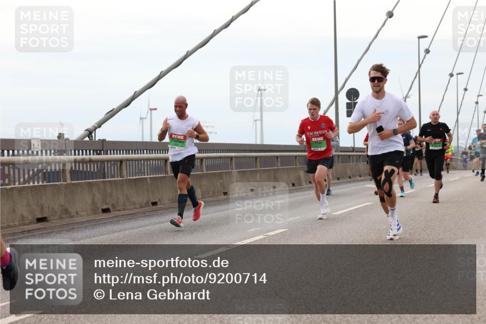 03.10.2025 - Köhlbrandbrückenlauf Lena Gebhardt http://msf.ph/oto/9200714 03.10.2025 15:41:22 Position 2 96, 8049 meine-sportfotos.de