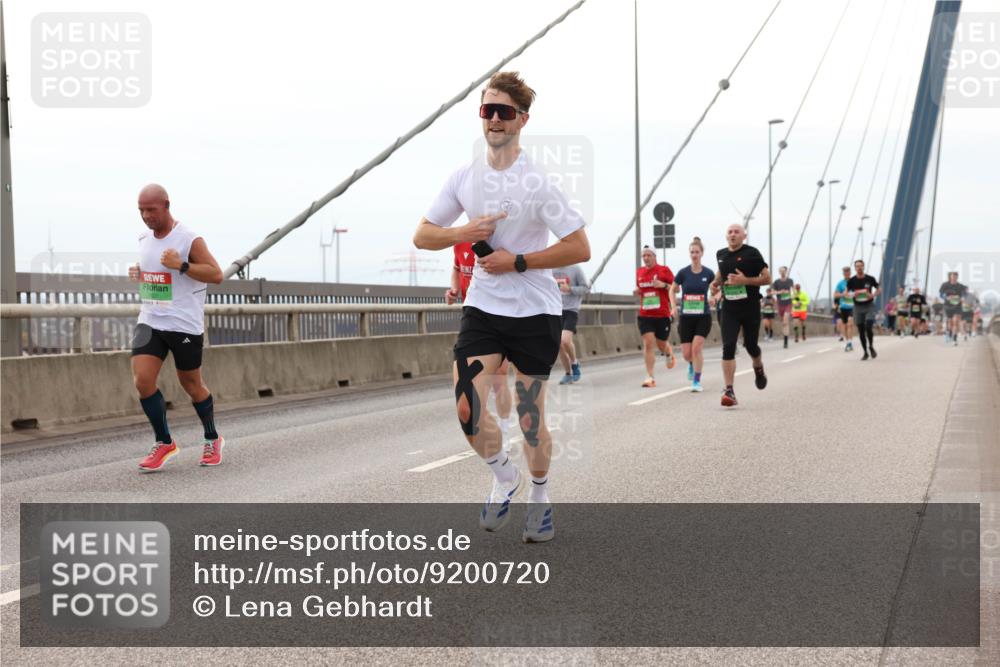 03.10.2025 - Köhlbrandbrückenlauf Lena Gebhardt http://msf.ph/oto/9200720 03.10.2025 15:41:24 Position 2  meine-sportfotos.de