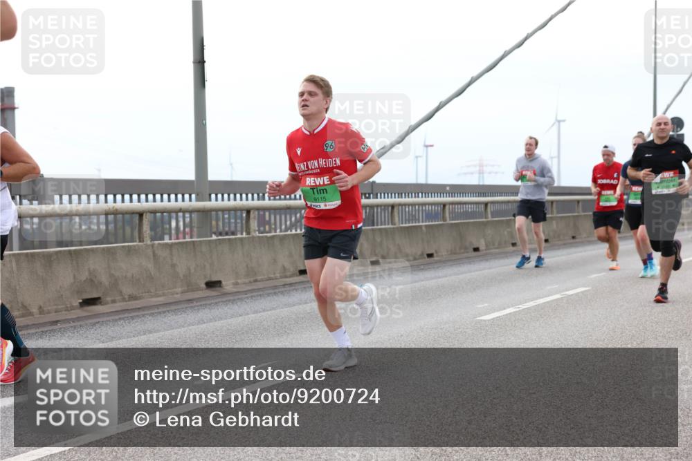 03.10.2025 - Köhlbrandbrückenlauf Lena Gebhardt http://msf.ph/oto/9200724 03.10.2025 15:41:25 Position 2 96, 9115 meine-sportfotos.de