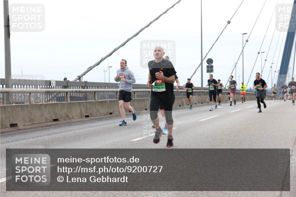 03.10.2025 - Köhlbrandbrückenlauf Lena Gebhardt http://msf.ph/oto/9200727 03.10.2025 15:41:26 Position 2 8049 meine-sportfotos.de