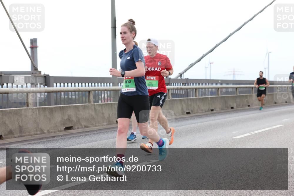 03.10.2025 - Köhlbrandbrückenlauf Lena Gebhardt http://msf.ph/oto/9200733 03.10.2025 15:41:27 Position 2 48, 9670 meine-sportfotos.de
