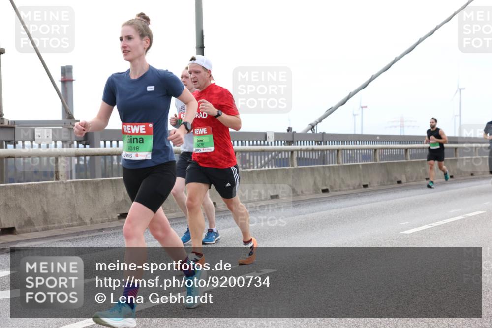 03.10.2025 - Köhlbrandbrückenlauf Lena Gebhardt http://msf.ph/oto/9200734 03.10.2025 15:41:28 Position 2 8048, 9670 meine-sportfotos.de