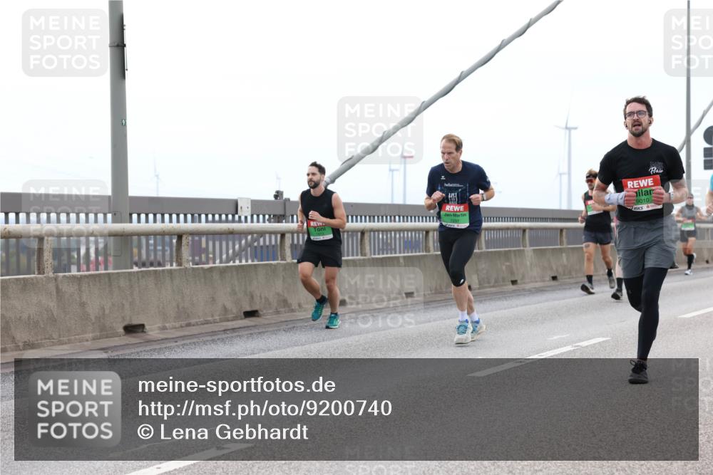 03.10.2025 - Köhlbrandbrückenlauf Lena Gebhardt http://msf.ph/oto/9200740 03.10.2025 15:41:30 Position 2 91, 7297, 9010 meine-sportfotos.de