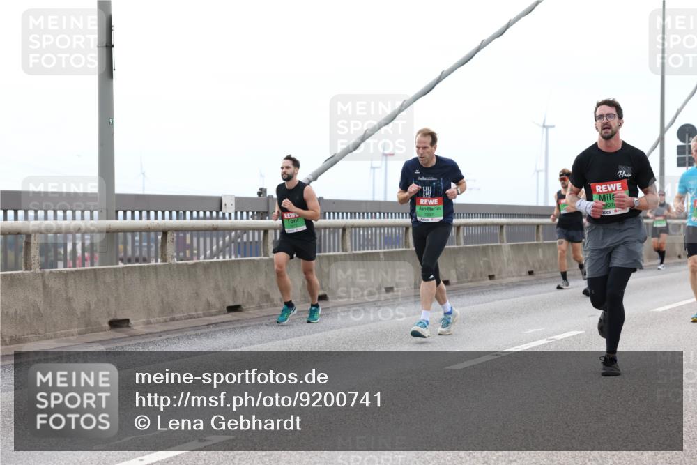 03.10.2025 - Köhlbrandbrückenlauf Lena Gebhardt http://msf.ph/oto/9200741 03.10.2025 15:41:30 Position 2 91, 7297, 901 meine-sportfotos.de