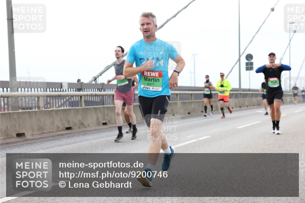 03.10.2025 - Köhlbrandbrückenlauf Lena Gebhardt http://msf.ph/oto/9200746 03.10.2025 15:41:32 Position 2 9377 meine-sportfotos.de