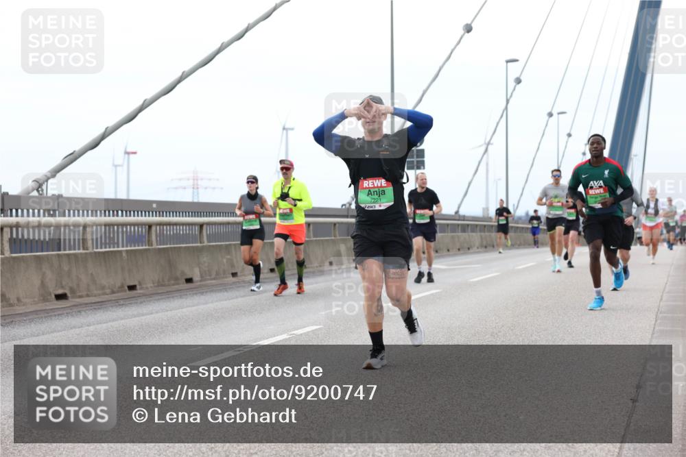 03.10.2025 - Köhlbrandbrückenlauf Lena Gebhardt http://msf.ph/oto/9200747 03.10.2025 15:41:33 Position 2 7221 meine-sportfotos.de