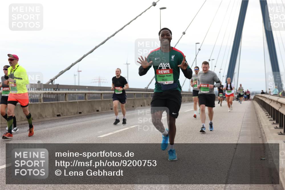 03.10.2025 - Köhlbrandbrückenlauf Lena Gebhardt http://msf.ph/oto/9200753 03.10.2025 15:41:36 Position 2 9632 meine-sportfotos.de