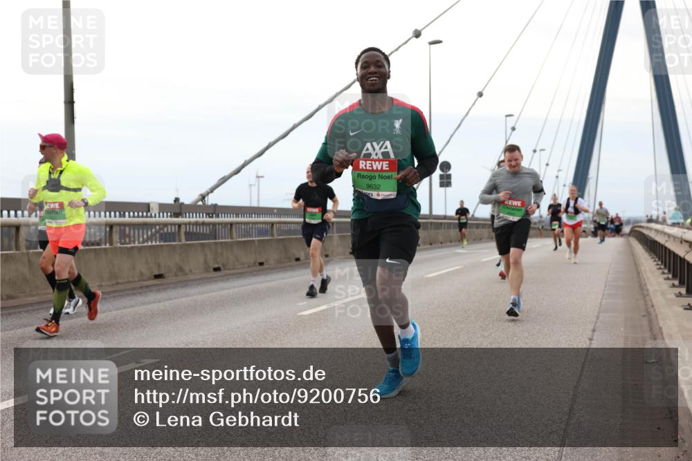 03.10.2025 - Köhlbrandbrückenlauf Lena Gebhardt http://msf.ph/oto/9200756 03.10.2025 15:41:36 Position 2 9632 meine-sportfotos.de