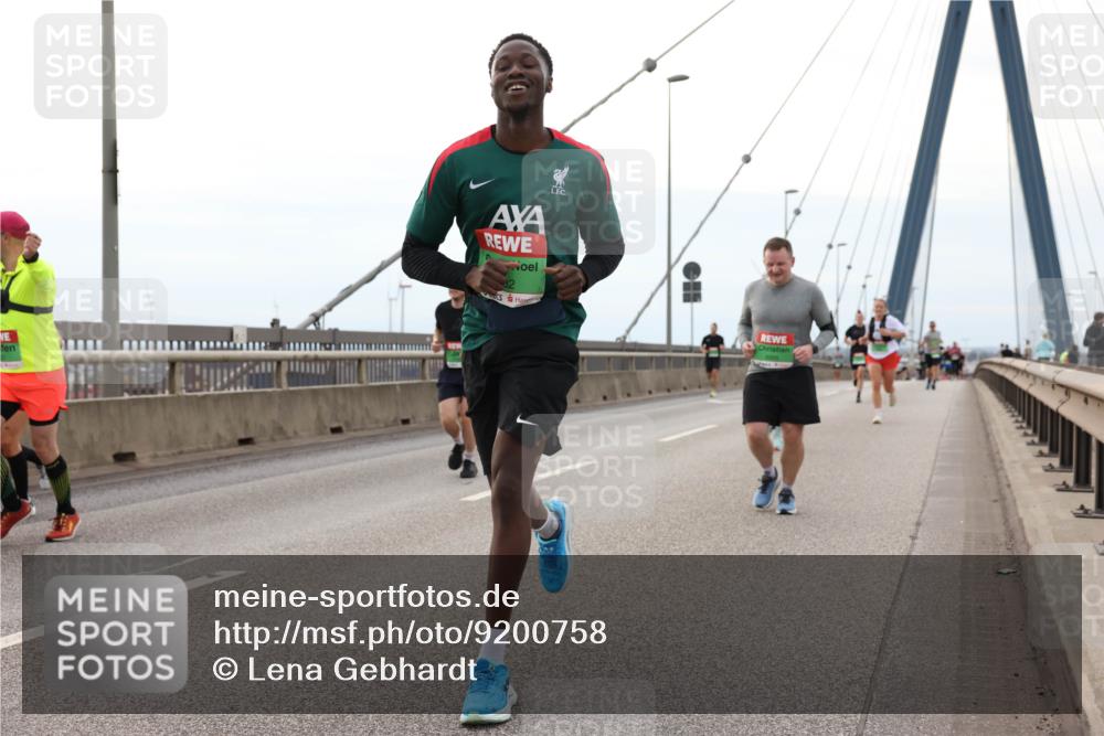 03.10.2025 - Köhlbrandbrückenlauf Lena Gebhardt http://msf.ph/oto/9200758 03.10.2025 15:41:36 Position 2 82 meine-sportfotos.de