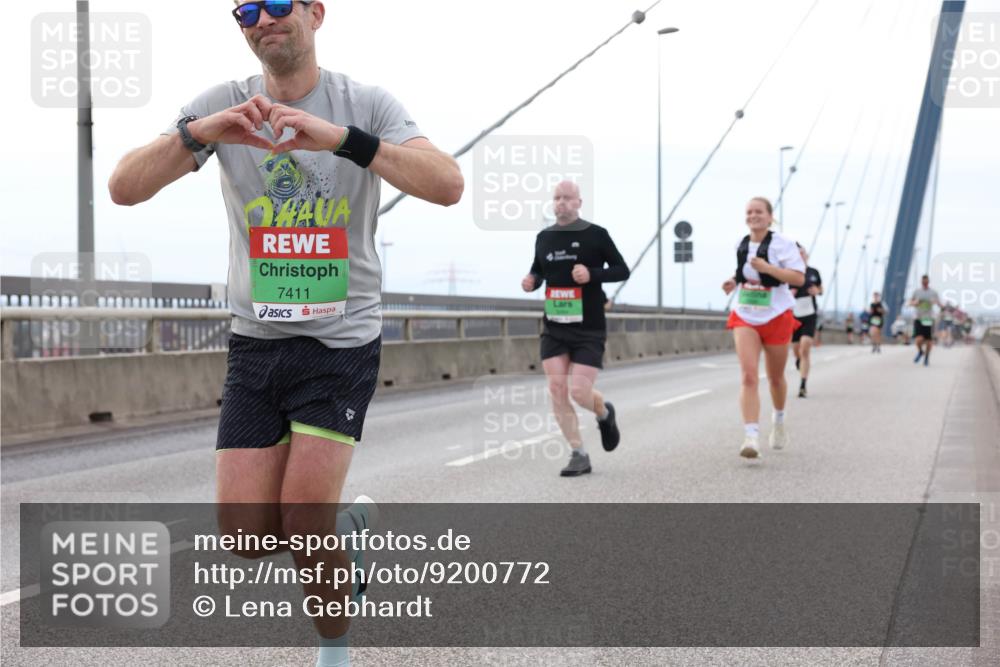 03.10.2025 - Köhlbrandbrückenlauf Lena Gebhardt http://msf.ph/oto/9200772 03.10.2025 15:41:39 Position 2 7411 meine-sportfotos.de