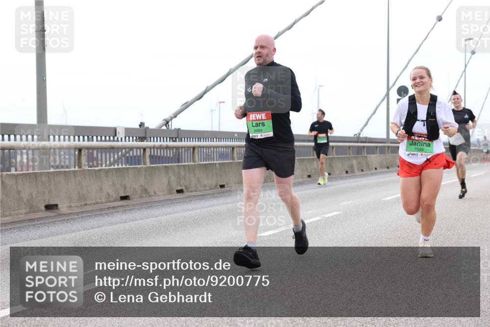 03.10.2025 - Köhlbrandbrückenlauf Lena Gebhardt http://msf.ph/oto/9200775 03.10.2025 15:41:40 Position 2 9484, 7599 meine-sportfotos.de