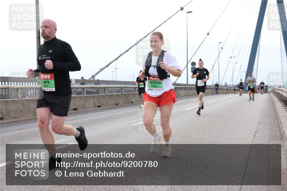 03.10.2025 - Köhlbrandbrückenlauf Lena Gebhardt http://msf.ph/oto/9200780 03.10.2025 15:41:41 Position 2 9484, 7599 meine-sportfotos.de