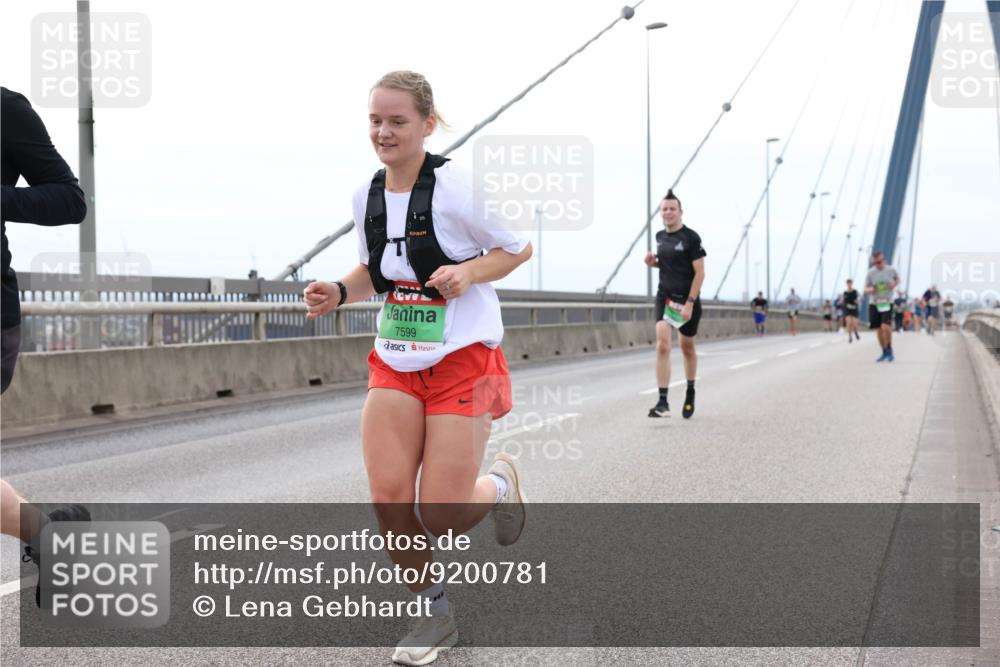 03.10.2025 - Köhlbrandbrückenlauf Lena Gebhardt http://msf.ph/oto/9200781 03.10.2025 15:41:41 Position 2 7599 meine-sportfotos.de