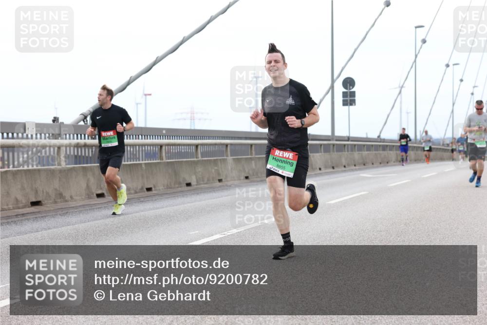 03.10.2025 - Köhlbrandbrückenlauf Lena Gebhardt http://msf.ph/oto/9200782 03.10.2025 15:41:42 Position 2 8855 meine-sportfotos.de