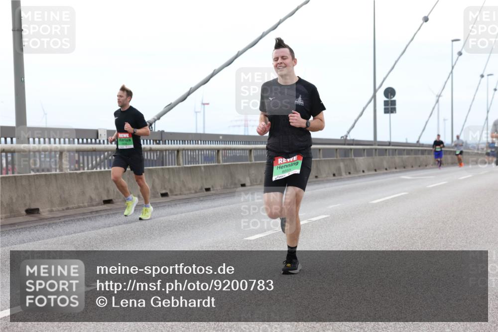 03.10.2025 - Köhlbrandbrückenlauf Lena Gebhardt http://msf.ph/oto/9200783 03.10.2025 15:41:42 Position 2 8855 meine-sportfotos.de