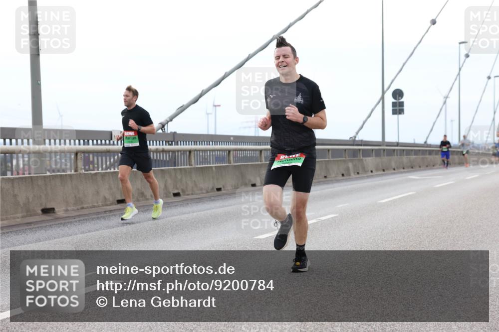 03.10.2025 - Köhlbrandbrückenlauf Lena Gebhardt http://msf.ph/oto/9200784 03.10.2025 15:41:42 Position 2  meine-sportfotos.de