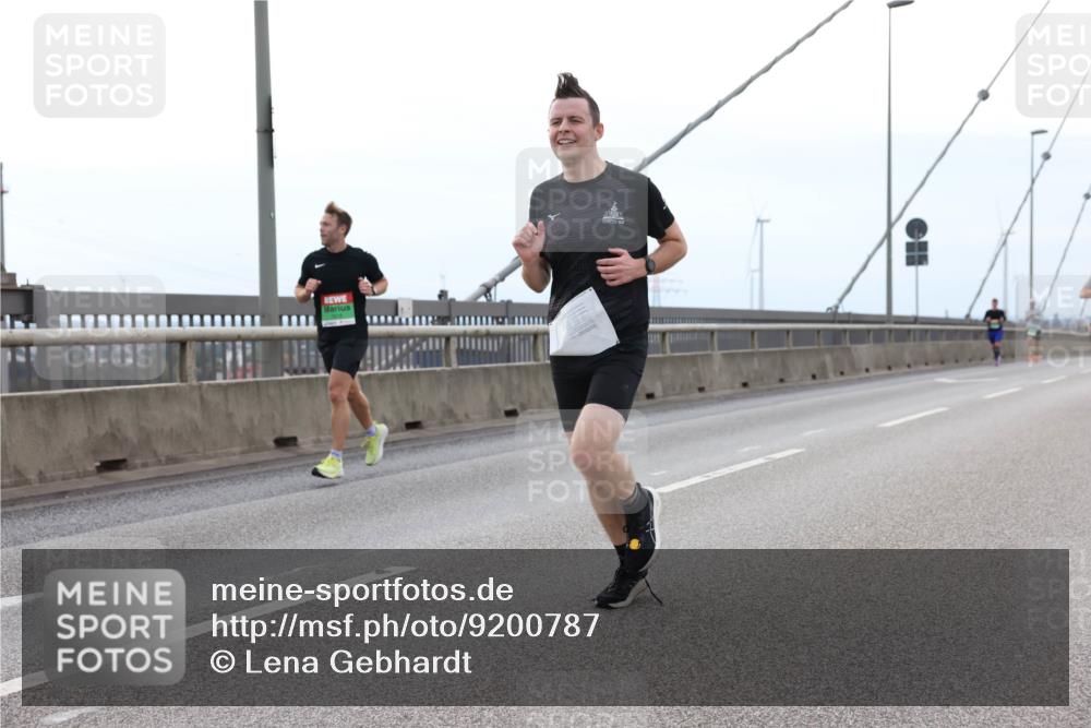 03.10.2025 - Köhlbrandbrückenlauf Lena Gebhardt http://msf.ph/oto/9200787 03.10.2025 15:41:43 Position 2  meine-sportfotos.de