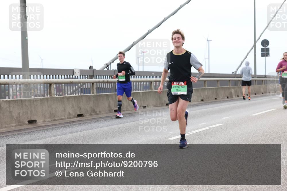 03.10.2025 - Köhlbrandbrückenlauf Lena Gebhardt http://msf.ph/oto/9200796 03.10.2025 15:41:51 Position 2 91, 7248 meine-sportfotos.de