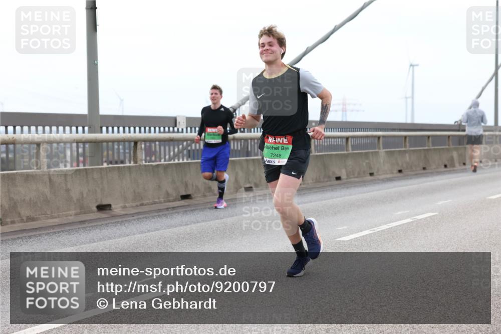 03.10.2025 - Köhlbrandbrückenlauf Lena Gebhardt http://msf.ph/oto/9200797 03.10.2025 15:41:51 Position 2 7248 meine-sportfotos.de