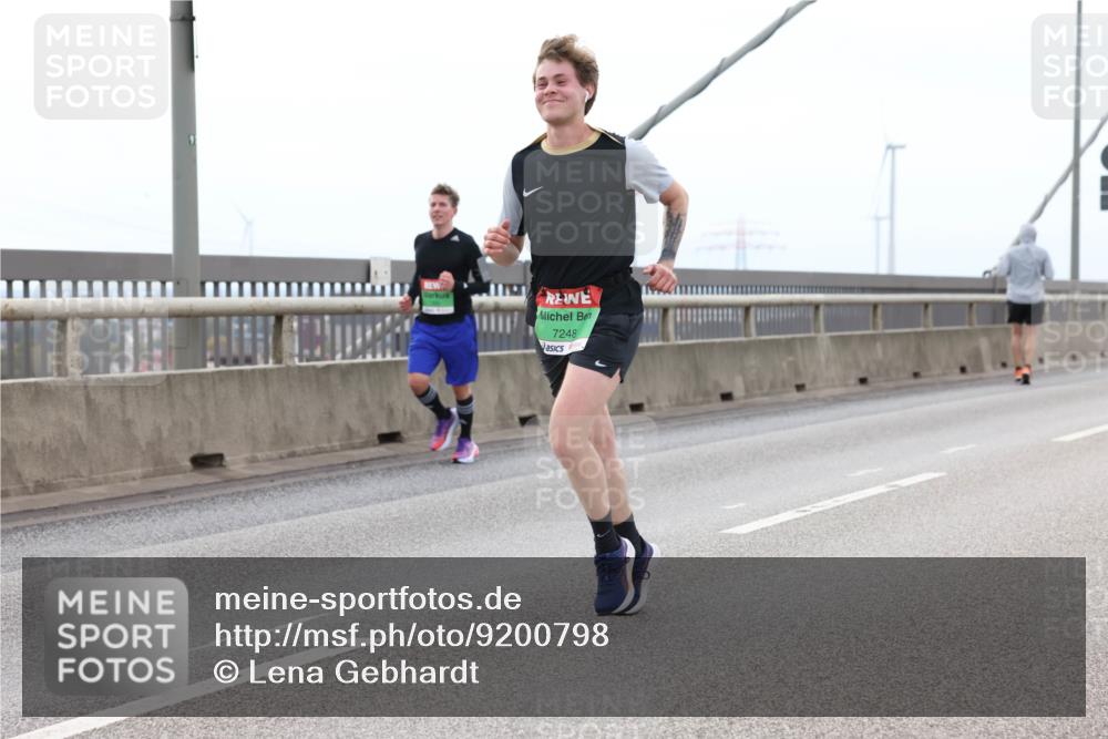 03.10.2025 - Köhlbrandbrückenlauf Lena Gebhardt http://msf.ph/oto/9200798 03.10.2025 15:41:52 Position 2 7248 meine-sportfotos.de