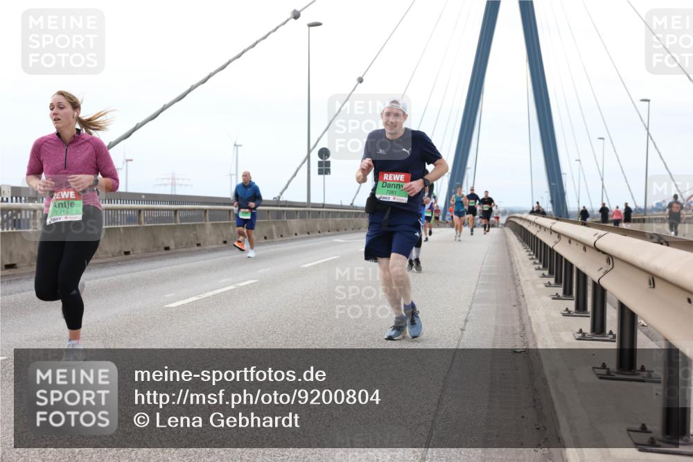 03.10.2025 - Köhlbrandbrückenlauf Lena Gebhardt http://msf.ph/oto/9200804 03.10.2025 15:41:55 Position 2 7418, 7281 meine-sportfotos.de