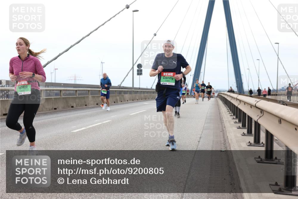 03.10.2025 - Köhlbrandbrückenlauf Lena Gebhardt http://msf.ph/oto/9200805 03.10.2025 15:41:55 Position 2 7418, 7281 meine-sportfotos.de