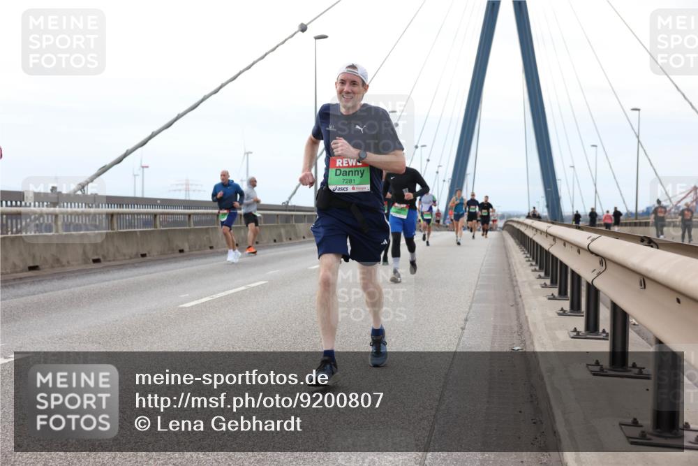 03.10.2025 - Köhlbrandbrückenlauf Lena Gebhardt http://msf.ph/oto/9200807 03.10.2025 15:41:55 Position 2 7281 meine-sportfotos.de