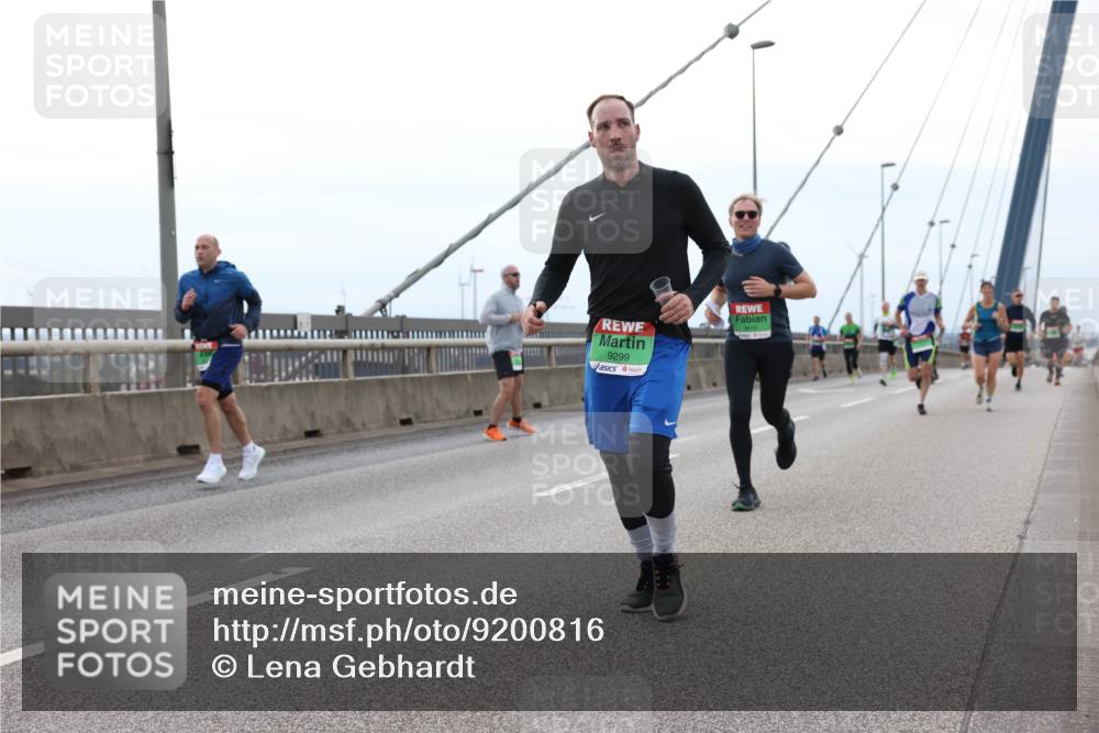 03.10.2025 - Köhlbrandbrückenlauf Lena Gebhardt http://msf.ph/oto/9200816 03.10.2025 15:41:57 Position 2 9299 meine-sportfotos.de