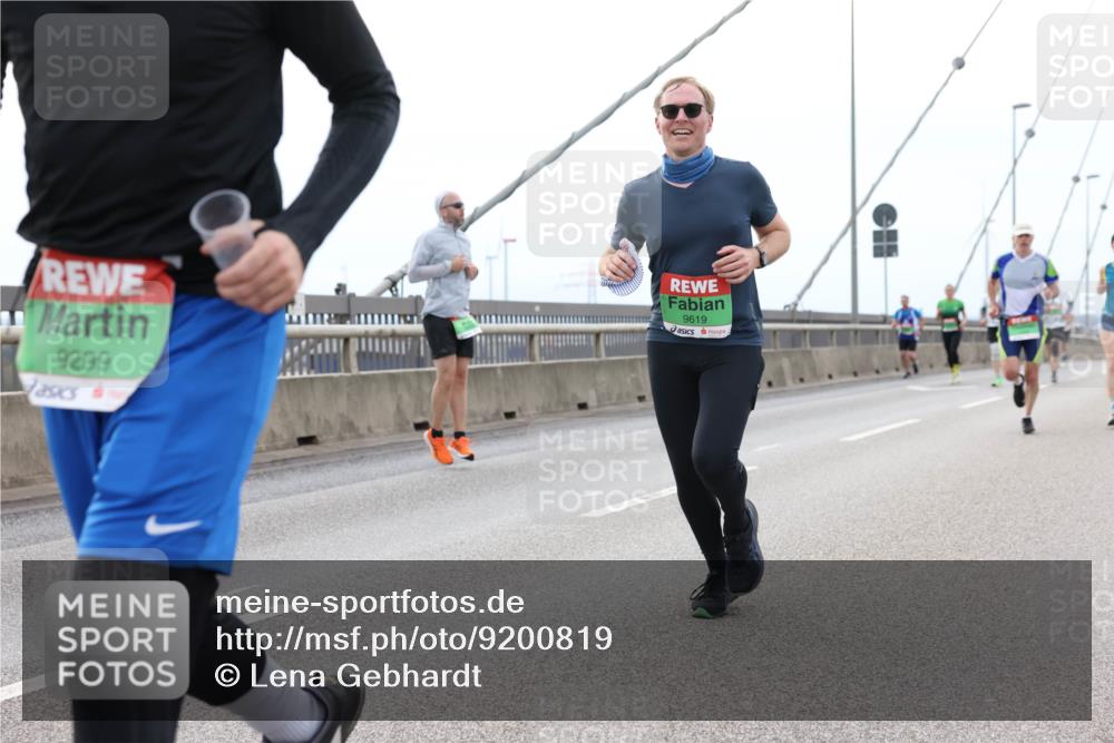03.10.2025 - Köhlbrandbrückenlauf Lena Gebhardt http://msf.ph/oto/9200819 03.10.2025 15:41:58 Position 2 9299, 9619 meine-sportfotos.de
