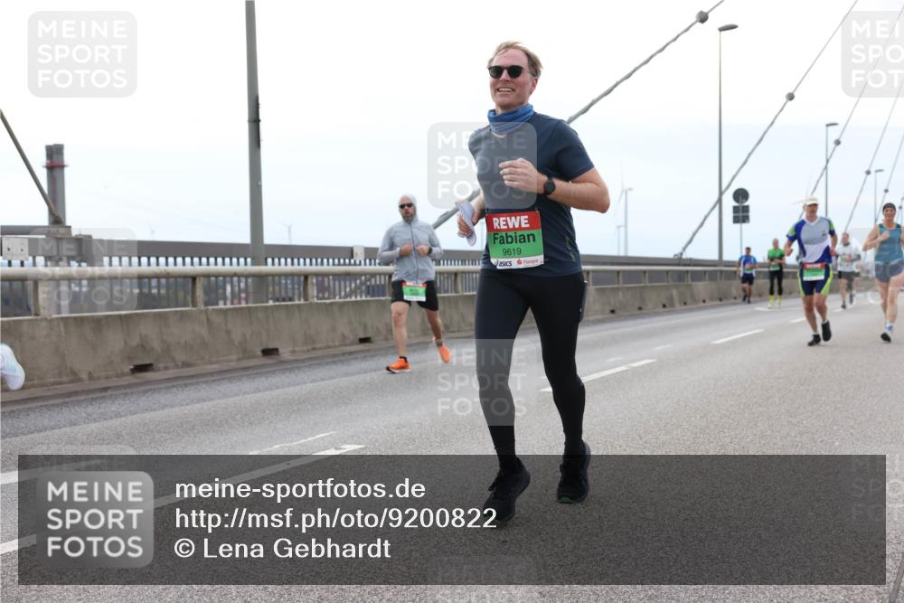 03.10.2025 - Köhlbrandbrückenlauf Lena Gebhardt http://msf.ph/oto/9200822 03.10.2025 15:41:59 Position 2 9619 meine-sportfotos.de