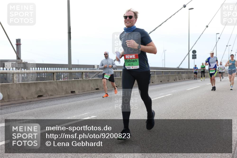 03.10.2025 - Köhlbrandbrückenlauf Lena Gebhardt http://msf.ph/oto/9200823 03.10.2025 15:41:59 Position 2 9619 meine-sportfotos.de